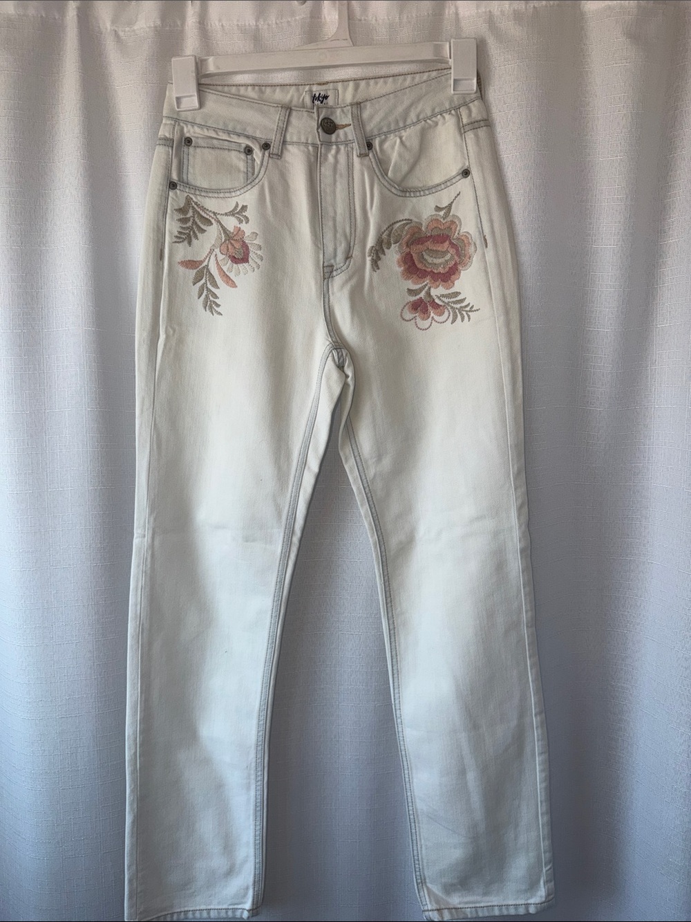 tokyo Darling White Straight-Leg Jeans with Pink Floral Embroidery